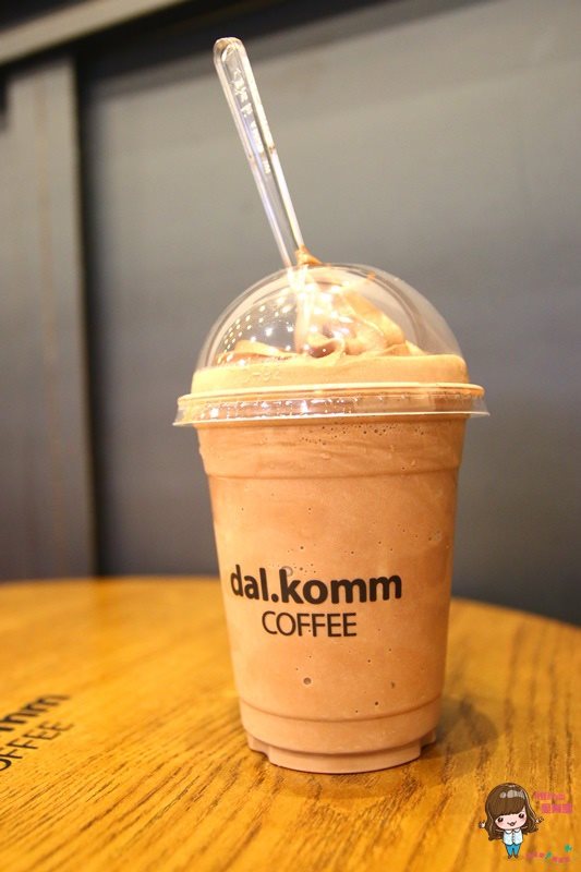 【韓劇景點】dal.komm COFFEE 仁川松島中央店,太陽的後裔景點 @Alina 愛琳娜 【韓劇景點】dal.komm COFFEE 仁川松島中央店,太陽的後裔景點 @Alina 愛琳娜