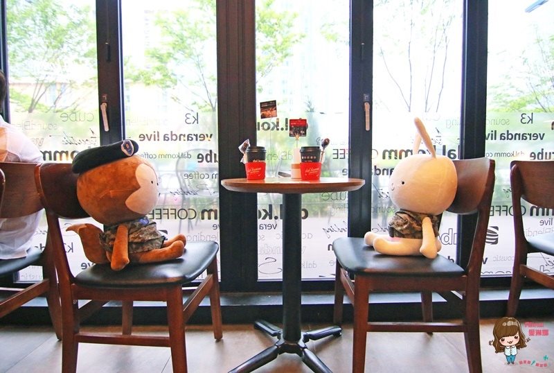 【韓劇景點】dal.komm COFFEE 仁川松島中央店,太陽的後裔景點 @Alina 愛琳娜 【韓劇景點】dal.komm COFFEE 仁川松島中央店,太陽的後裔景點 @Alina 愛琳娜