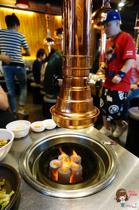 【首爾美食】喜來稀肉 烤海鷗肉好吃，韓劇太陽的後裔聚餐烤肉店 @Alina 愛琳娜