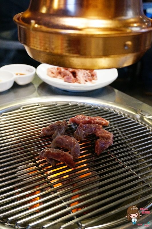 【首爾美食】喜來稀肉 烤海鷗肉好吃,韓劇太陽的後裔聚餐烤肉店 @Alina 愛琳娜 【首爾美食】喜來稀肉 烤海鷗肉好吃,韓劇太陽的後裔聚餐烤肉店 @Alina 愛琳娜