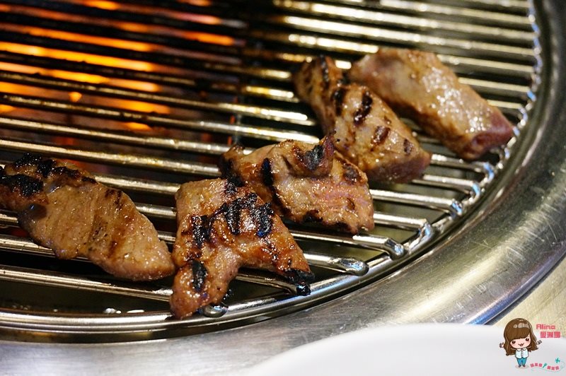 【首爾美食】喜來稀肉 烤海鷗肉好吃,韓劇太陽的後裔聚餐烤肉店 @Alina 愛琳娜 【首爾美食】喜來稀肉 烤海鷗肉好吃,韓劇太陽的後裔聚餐烤肉店 @Alina 愛琳娜