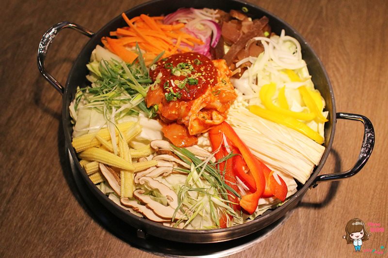 【台北食記】韓老大海鮮九層塔、 韓式料理,還有春川炒雞也好吃 @Alina 愛琳娜 【台北食記】韓老大海鮮九層塔、 韓式料理,還有春川炒雞也好吃 @Alina 愛琳娜
