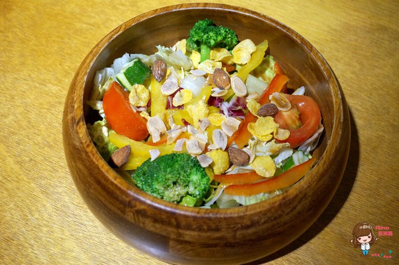 【台北美食】CAMPUS CAFE 美式運動餐廳,健康早午餐木盆沙拉 @Alina 愛琳娜 【台北美食】CAMPUS CAFE 美式運動餐廳,健康早午餐木盆沙拉 @Alina 愛琳娜