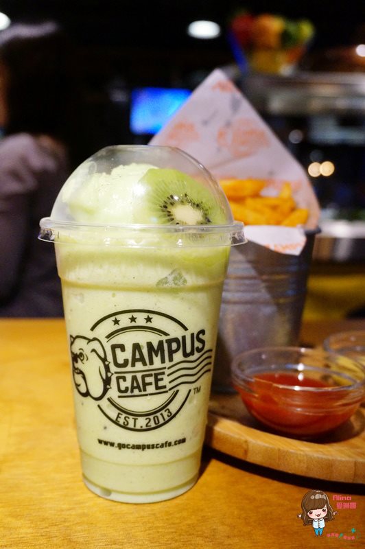 【台北美食】CAMPUS CAFE 美式運動餐廳，健康早午餐木盆沙拉 @Alina 愛琳娜