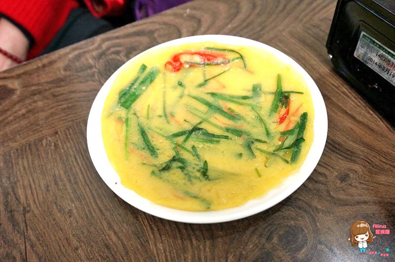 【首爾美食】弘大豬鼻包肉|三代同堂老字號菜包肉、豬血腸 @Alina 愛琳娜 【首爾美食】弘大豬鼻包肉|三代同堂老字號菜包肉、豬血腸 @Alina 愛琳娜