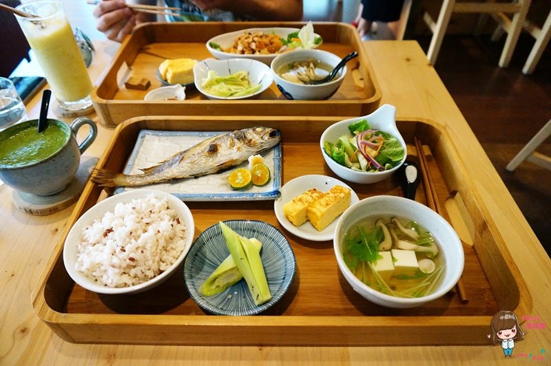 【宜蘭美食】里海Cafe 和風簡餐定食，時令海鮮.特色料理溫暖好吃 @Alina 愛琳娜