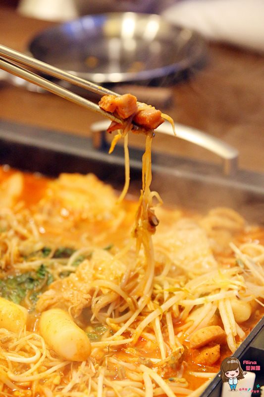 【首爾美食】made by O:Z 辣炒章魚豬五花配烤起司,DIY好玩好吃 @Alina 愛琳娜 【首爾美食】made by O:Z 辣炒章魚豬五花配烤起司,DIY好玩好吃 @Alina 愛琳娜