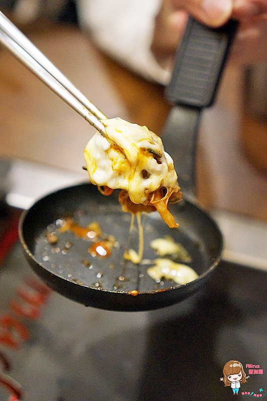 【首爾美食】made by O:Z 辣炒章魚豬五花配烤起司，DIY好玩好吃 @Alina 愛琳娜