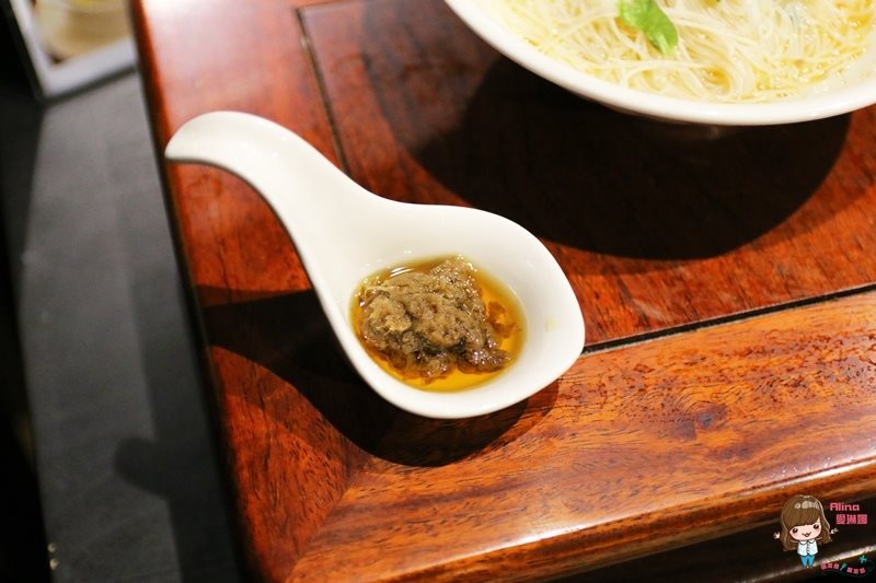 【網購美食】台灣國際食品暨設備展：08真的酥花生糖、鮮乳坊 @Alina 愛琳娜