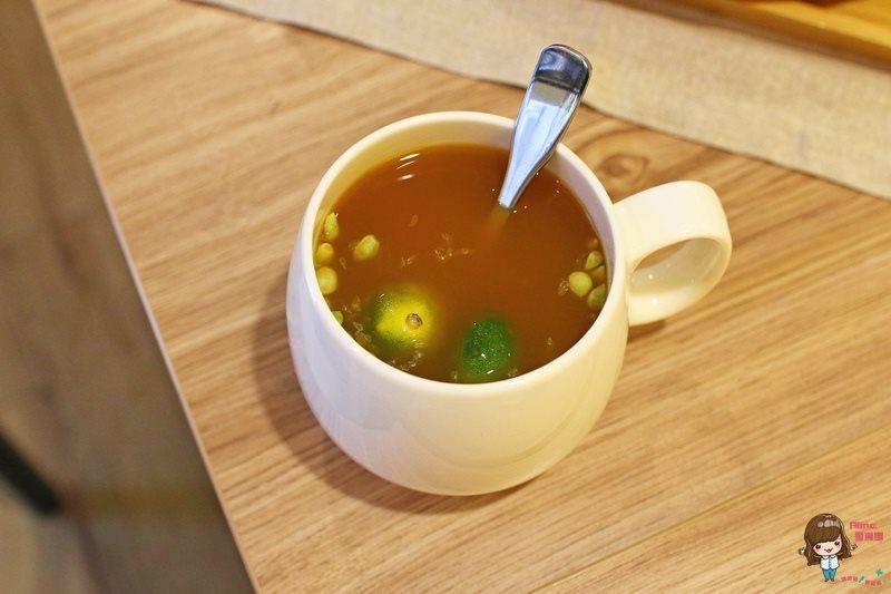【台北甜點】Onii 早午餐小酒館｜ 韓式花香米蛋糕，可愛又特別 @Alina 愛琳娜