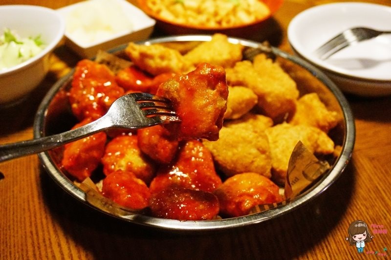【首爾美食】BHC炸雞東大門店,無骨韓式炸雞雙拼,全智賢代言 @Alina 愛琳娜 【首爾美食】BHC炸雞東大門店,無骨韓式炸雞雙拼,全智賢代言 @Alina 愛琳娜