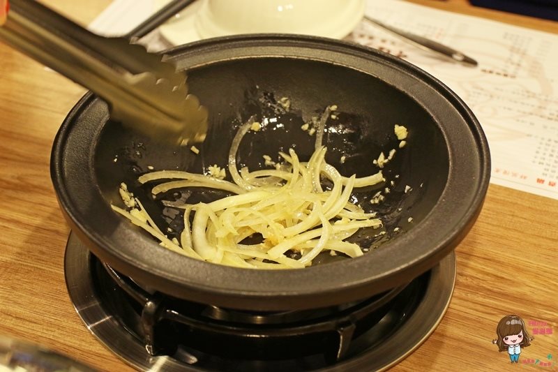 【台北美食】拾石鍋物 科技大樓炊煮鍋蒸煮清甜,還有石頭涮涮鍋 @Alina 愛琳娜 【台北美食】拾石鍋物 科技大樓炊煮鍋蒸煮清甜,還有石頭涮涮鍋 @Alina 愛琳娜
