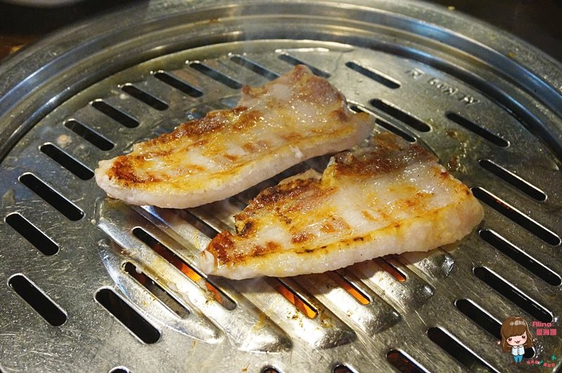 【首爾美食】石原亭炭火烤肉店-調味牛排烤五花肉韓式烤牛肉 @Alina 愛琳娜