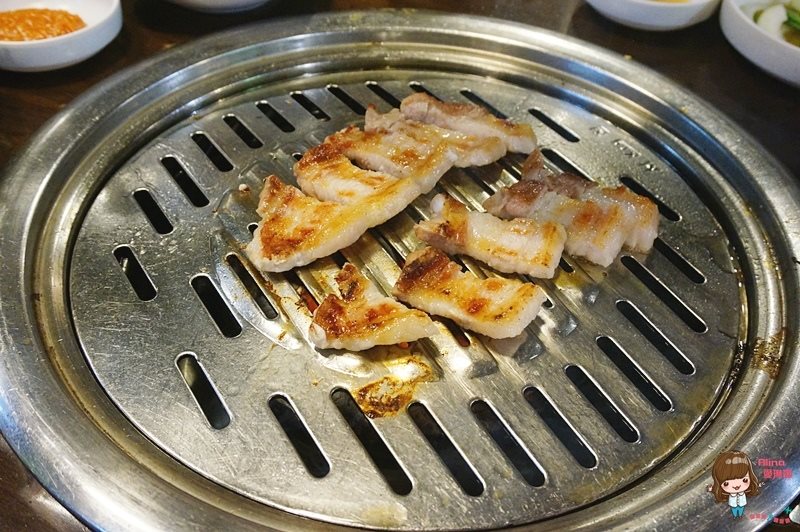 【首爾美食】石原亭炭火烤肉店-調味牛排烤五花肉韓式烤牛肉 @Alina 愛琳娜