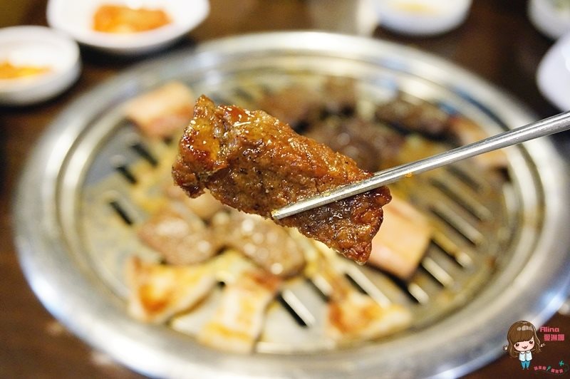【首爾美食】石原亭炭火烤肉店-調味牛排烤五花肉韓式烤牛肉 @Alina 愛琳娜