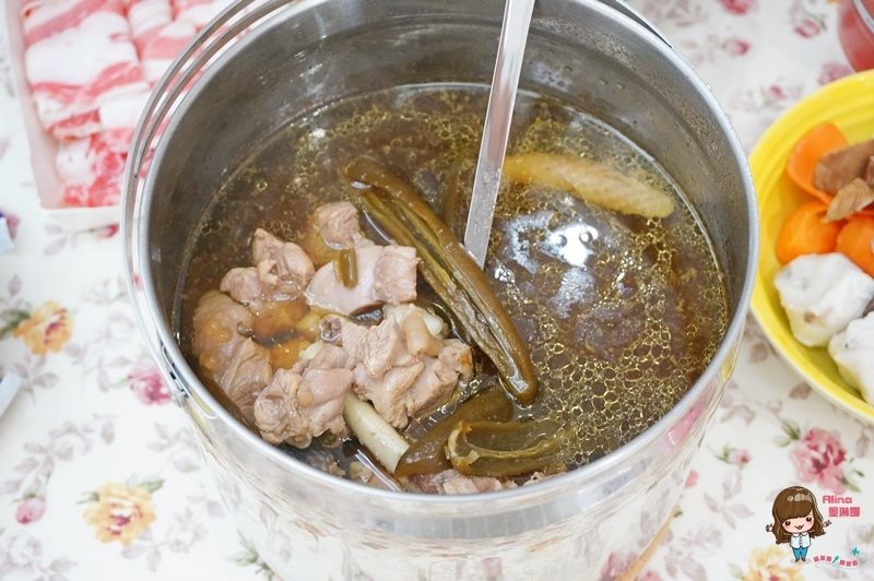 【懶人食譜】剝皮辣椒雞湯 第一次就上手！花蓮金品剝皮辣椒 @Alina 愛琳娜
