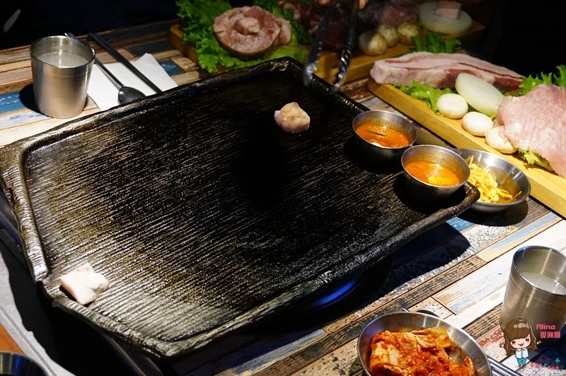 【台北美食】咚咚家 dondonga 韓式豬肉專賣烤肉店，好愛起司蒸蛋 @Alina 愛琳娜
