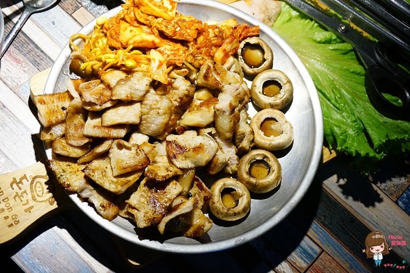 【台北美食】咚咚家 dondonga 韓式豬肉專賣烤肉店，好愛起司蒸蛋 @Alina 愛琳娜