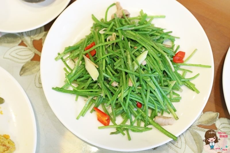 【台北食記】新家圓客家川菜小館,推薦菜:筍香封肉XO彩椒雞柳 @Alina 愛琳娜 【台北食記】新家圓客家川菜小館,推薦菜:筍香封肉XO彩椒雞柳 @Alina 愛琳娜