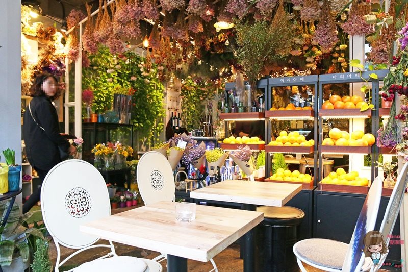【首爾咖啡館】ARRIATE Cafe 江南花草咖啡館，乾燥花夢幻芬芳香 @Alina 愛琳娜