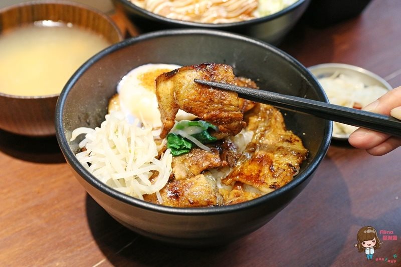 【台北食記】佐藤精肉店 akiba 平價蓋飯，烤五花、薑汁豬肉丼飯 @Alina 愛琳娜