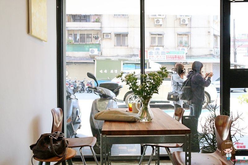 【台北食記】Ratio Coffee Roasters 不限時咖啡館，甜點蛋糕好吃 @Alina 愛琳娜