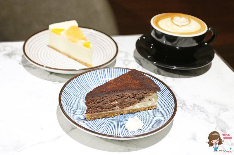 【台北美食】光一咖啡 中山老宅復古文青咖啡館，推薦蜂巢米鬆餅 @Alina 愛琳娜