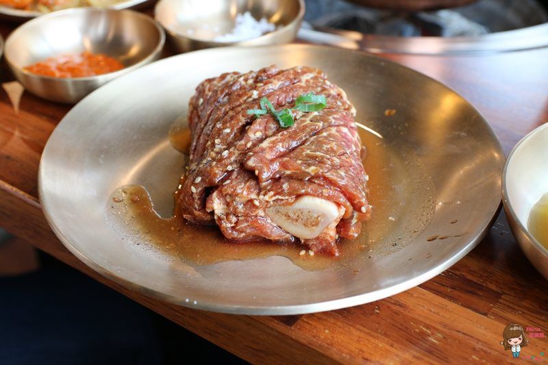 【台北美食】Meat Love 韓式燒肉餐廳，橡木炭直火烤秘醬牛小排 @Alina 愛琳娜