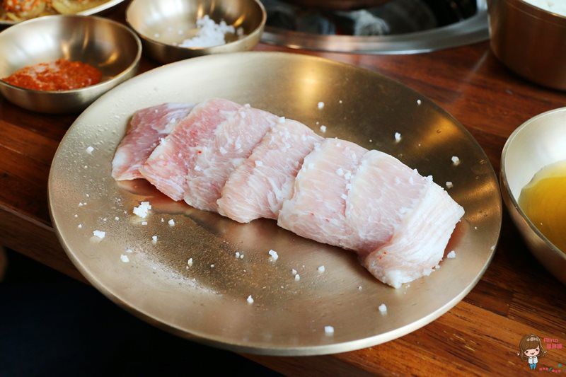 【台北美食】Meat Love 韓式燒肉餐廳，橡木炭直火烤秘醬牛小排 @Alina 愛琳娜