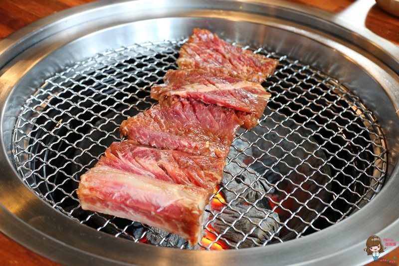 【台北美食】Meat Love 韓式燒肉餐廳，橡木炭直火烤秘醬牛小排 @Alina 愛琳娜
