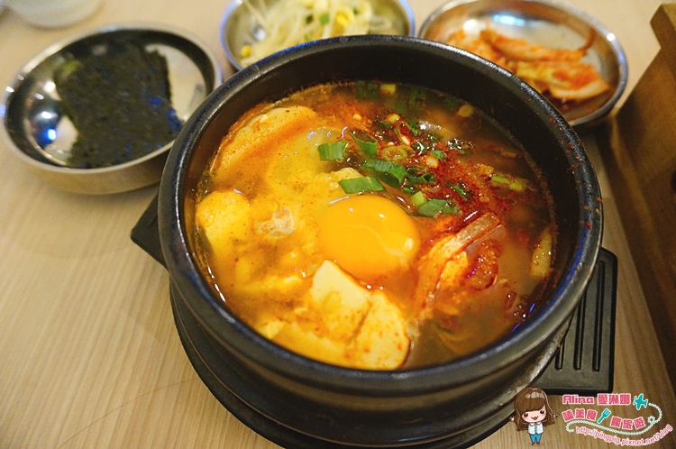 【台北美食】南港 豆腐村｜5種小菜免費吃到飽的韓式料理店 @Alina 愛琳娜
