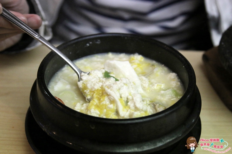 【首爾美食】新村芝麻村石磨豆腐鍋專賣店｜豆腐花般鮮甜 @Alina 愛琳娜