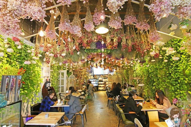 【首爾咖啡館】ARRIATE Cafe 江南花草咖啡館，乾燥花夢幻芬芳香 @Alina 愛琳娜