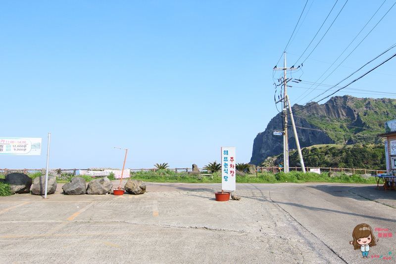 【濟州島咖啡館】AIYA Cafe 西歸浦城山日出峰 黑豬肉日出峰披薩 @Alina 愛琳娜