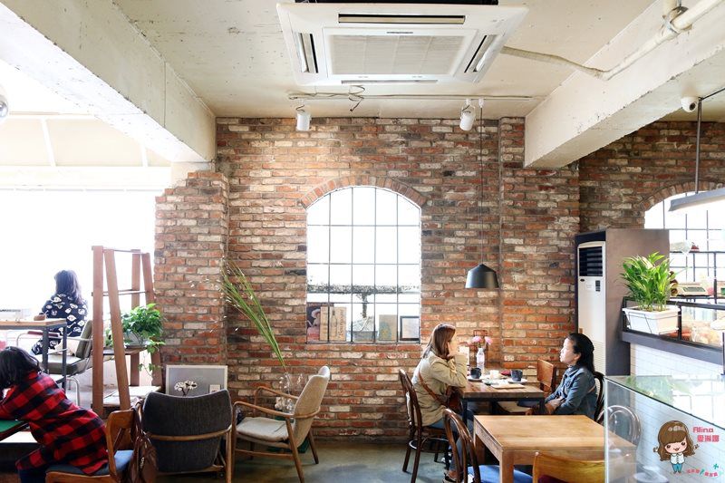 【釜山美食】Cafe 301 可愛咖啡館草莓鬆餅,慶星釜星大學站旁 @Alina 愛琳娜 【釜山美食】Cafe 301 可愛咖啡館草莓鬆餅,慶星釜星大學站旁 @Alina 愛琳娜