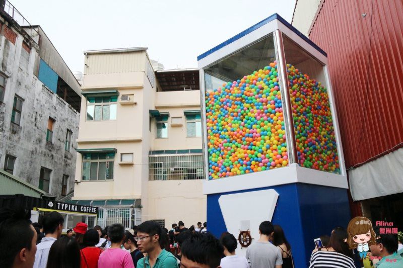 【台南景點】Gacha Box 台南巨型扭蛋機 貨櫃市集 日式食器餐盤 餐桌上的鹿早 @Alina 愛琳娜 【台南景點】Gacha Box 台南巨型扭蛋機 貨櫃市集 日式食器餐盤 餐桌上的鹿早 @Alina 愛琳娜