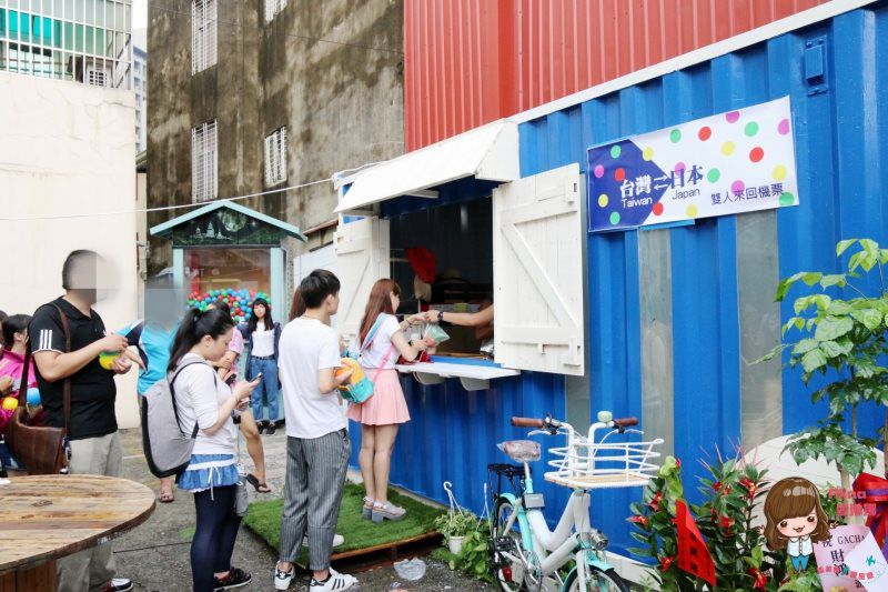 【台南景點】Gacha Box 台南巨型扭蛋機 貨櫃市集 日式食器餐盤 餐桌上的鹿早 @Alina 愛琳娜 【台南景點】Gacha Box 台南巨型扭蛋機 貨櫃市集 日式食器餐盤 餐桌上的鹿早 @Alina 愛琳娜