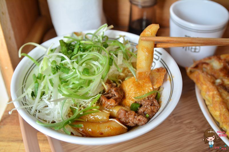 【釜山美食】西面 오롯분식당 O’lot 牛肉辣炒年糕 辣到流淚噴火的好吃 @Alina 愛琳娜