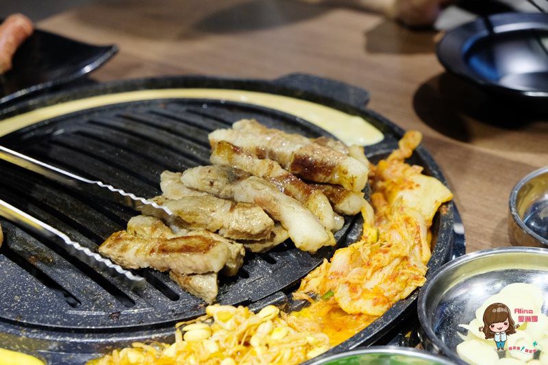 【台北美食】市府站-Woosan 韓式烤肉店｜部隊鍋套餐配爐邊起司超搭 @Alina 愛琳娜