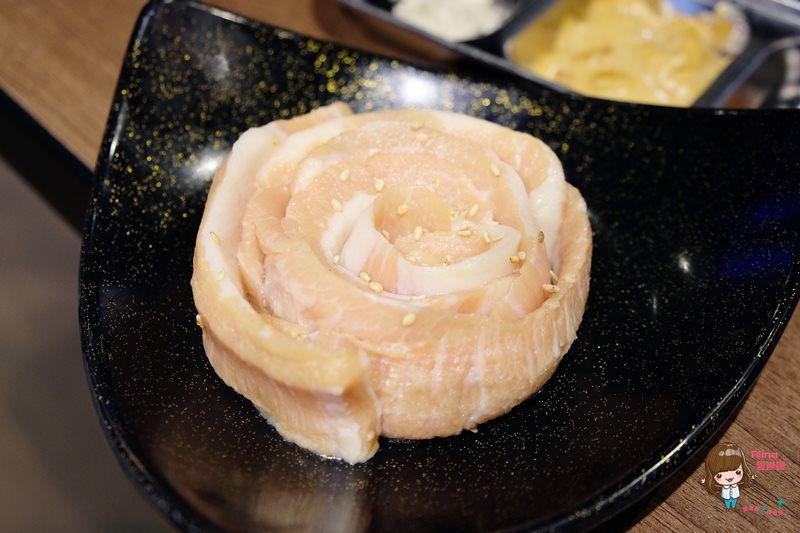 【台北美食】市府站-Woosan 韓式烤肉店｜部隊鍋套餐配爐邊起司超搭 @Alina 愛琳娜