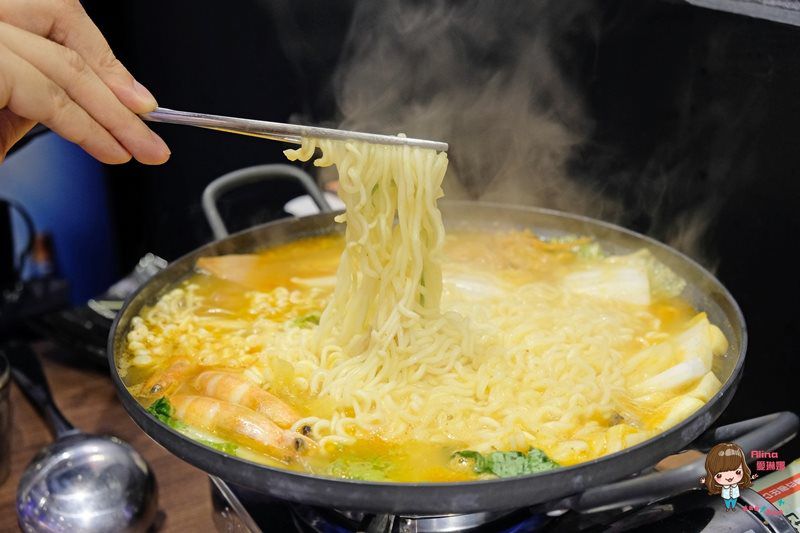 【台北美食】市府站-Woosan 韓式烤肉店|部隊鍋套餐配爐邊起司超搭 @Alina 愛琳娜 【台北美食】市府站-Woosan 韓式烤肉店|部隊鍋套餐配爐邊起司超搭 @Alina 愛琳娜