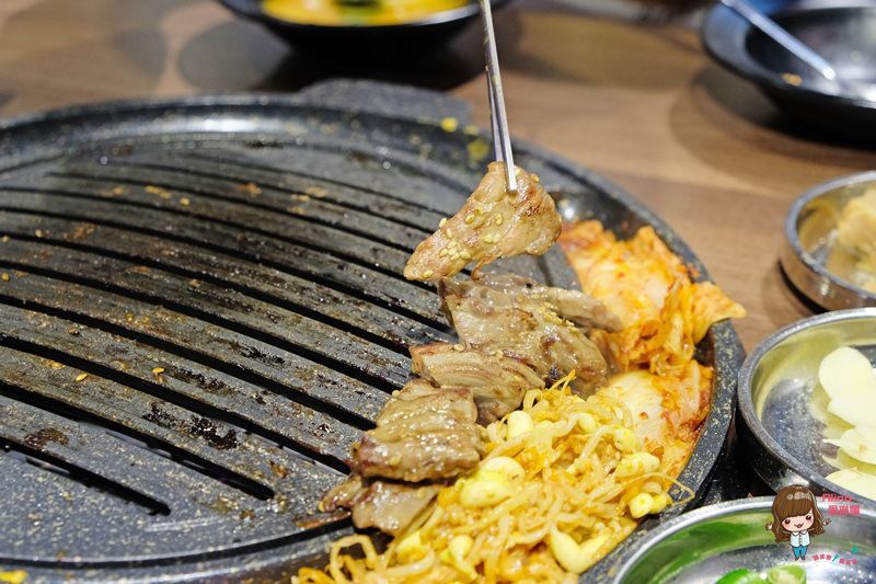 【台北美食】市府站-Woosan 韓式烤肉店|部隊鍋套餐配爐邊起司超搭 @Alina 愛琳娜 【台北美食】市府站-Woosan 韓式烤肉店|部隊鍋套餐配爐邊起司超搭 @Alina 愛琳娜