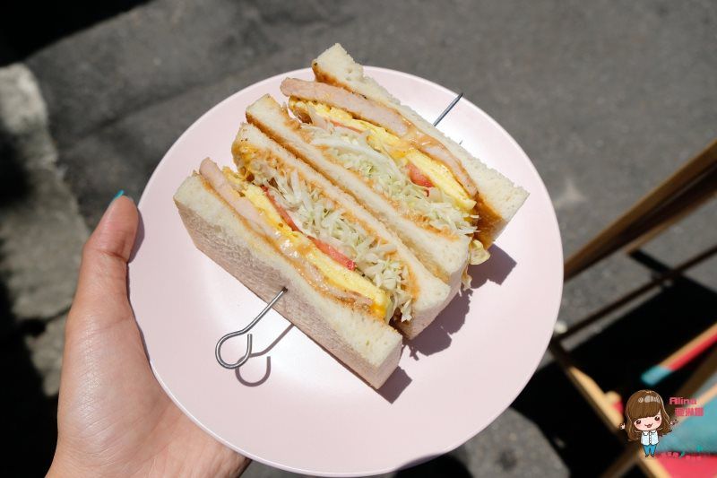 【食記】台北東區 福來早餐 Food Life 現烤肉排三明治 古早味紅茶鮮奶 @Alina 愛琳娜