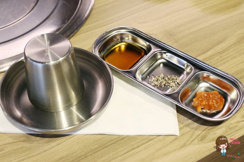 【食記】台北東區 台韓民國韓式燒肉店 烤豬肉拼盤 西瓜燒酒香甜好消暑 @Alina 愛琳娜 【食記】台北東區 台韓民國韓式燒肉店 烤豬肉拼盤 西瓜燒酒香甜好消暑 @Alina 愛琳娜