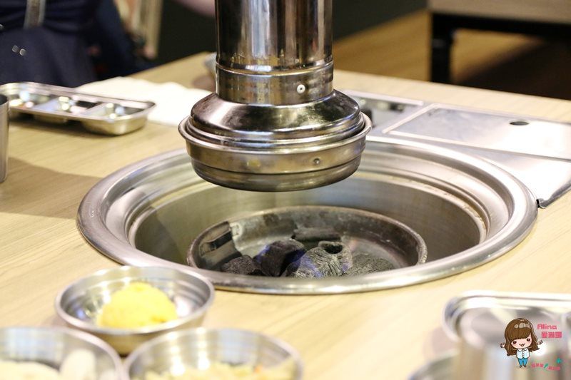 【食記】台北東區 台韓民國韓式燒肉店 烤豬肉拼盤 西瓜燒酒香甜好消暑 @Alina 愛琳娜 【食記】台北東區 台韓民國韓式燒肉店 烤豬肉拼盤 西瓜燒酒香甜好消暑 @Alina 愛琳娜