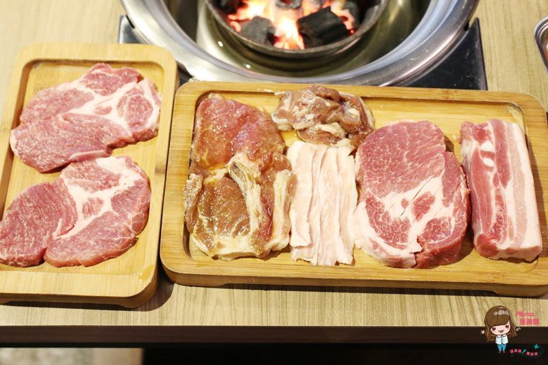 【食記】台北東區 台韓民國韓式燒肉店 烤豬肉拼盤 西瓜燒酒香甜好消暑 @Alina 愛琳娜