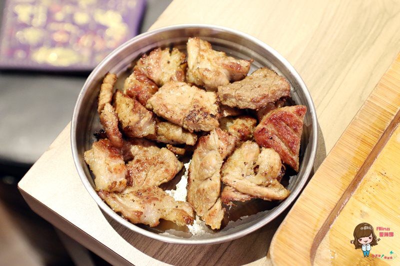 【食記】台北東區 台韓民國韓式燒肉店 烤豬肉拼盤 西瓜燒酒香甜好消暑 @Alina 愛琳娜 【食記】台北東區 台韓民國韓式燒肉店 烤豬肉拼盤 西瓜燒酒香甜好消暑 @Alina 愛琳娜