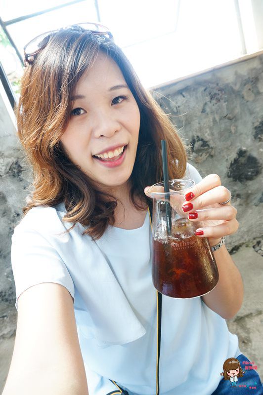 【濟州島咖啡館】Anthracite Coffee Roasters 廢墟工業風咖啡館 @Alina 愛琳娜