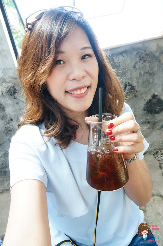 【濟州島咖啡館】Anthracite Coffee Roasters 廢墟工業風咖啡館 @Alina 愛琳娜