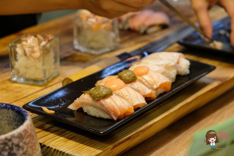【台北食記】華山合掌村-生魚片握壽司 市場內海鮮丼飯,炙燒比目魚 @Alina 愛琳娜